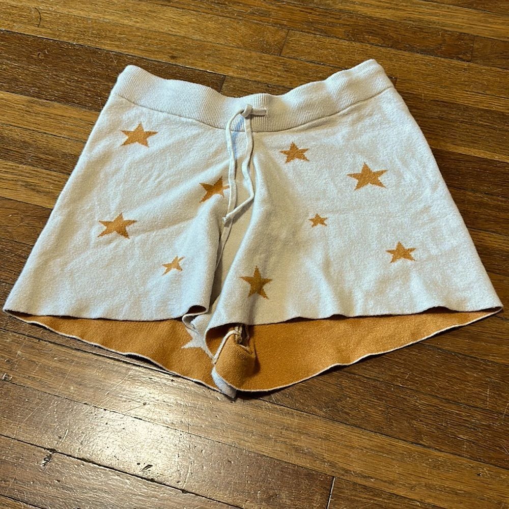 Buckle (BKE) Women’s Super Soft Star Print Shorts, High Rise, Large